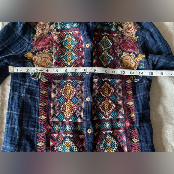 Johnny Was Button Up Top - Picture 9 of 11